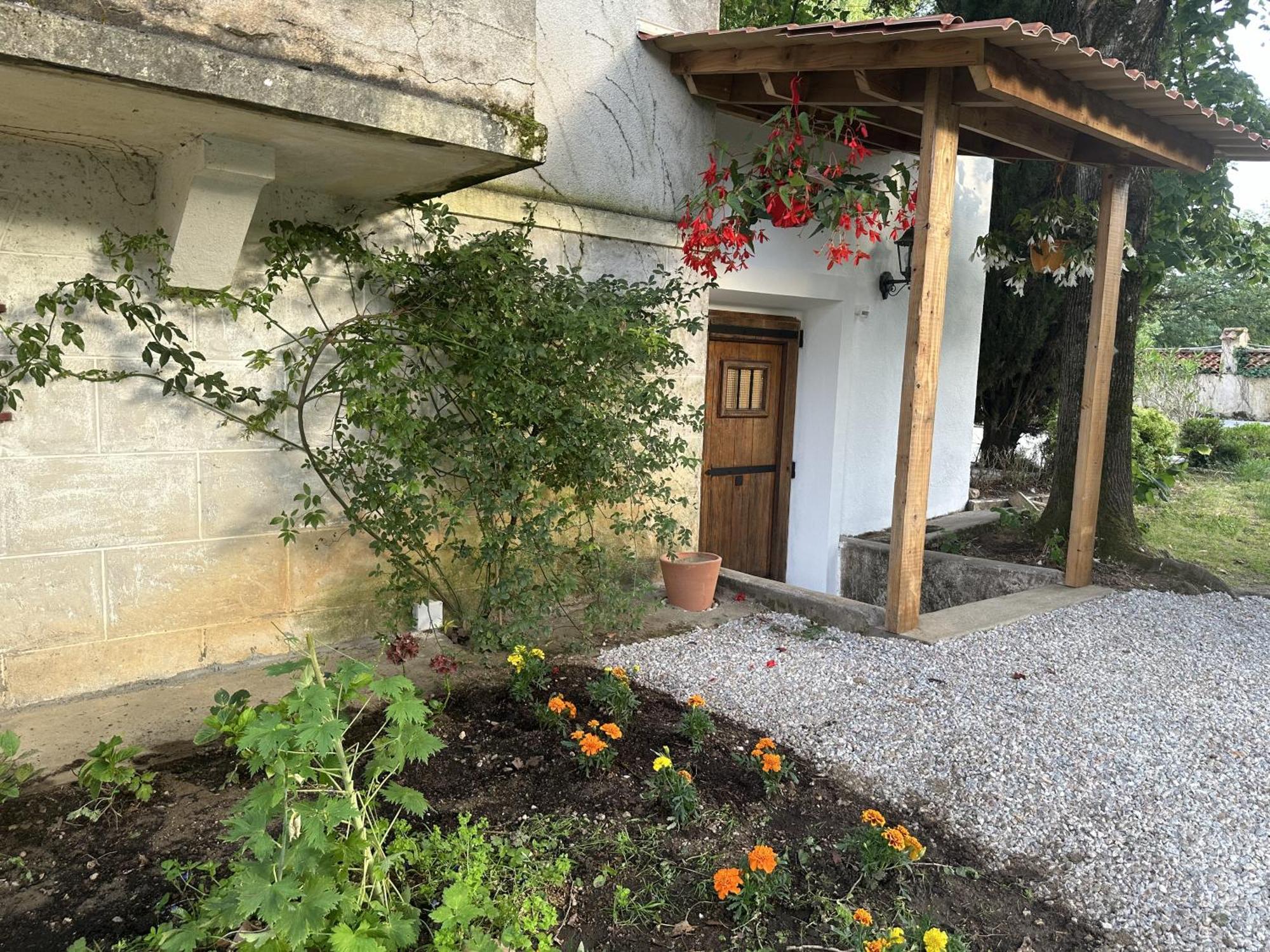 Eden De Roques Bed & Breakfast Castres  Exterior photo