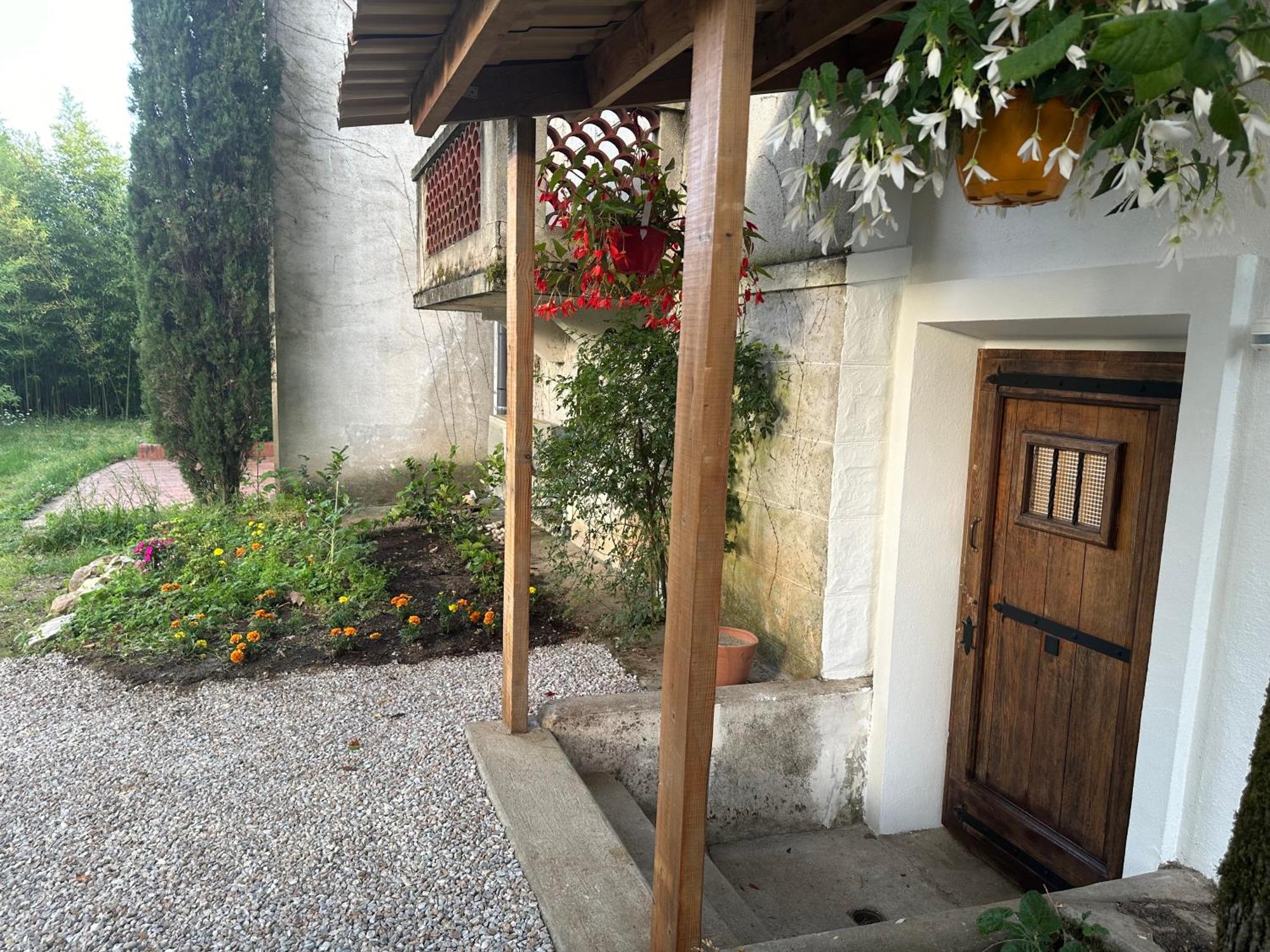 Eden De Roques Bed & Breakfast Castres  Exterior photo